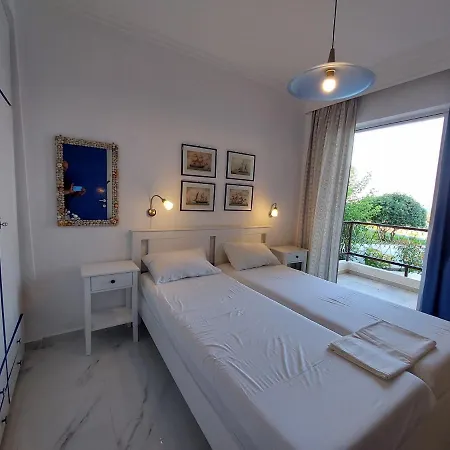 Kariani Beach Apartment *