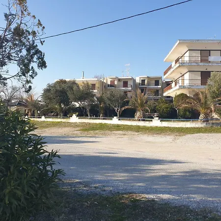 Lägenhet Kariani Beach Apartment Karianí