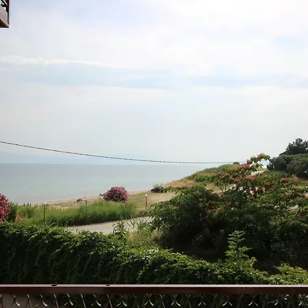 Kariani Beach Apartment *