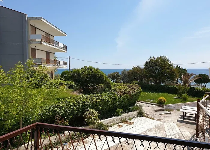 Kariani Beach Apartment *